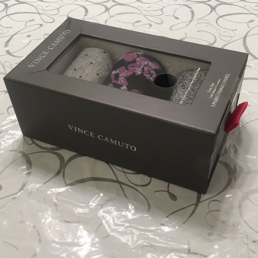 Vince Camuto | Printed Socks 3 Pairs (Unisex) NWT - Picture 1 of 3